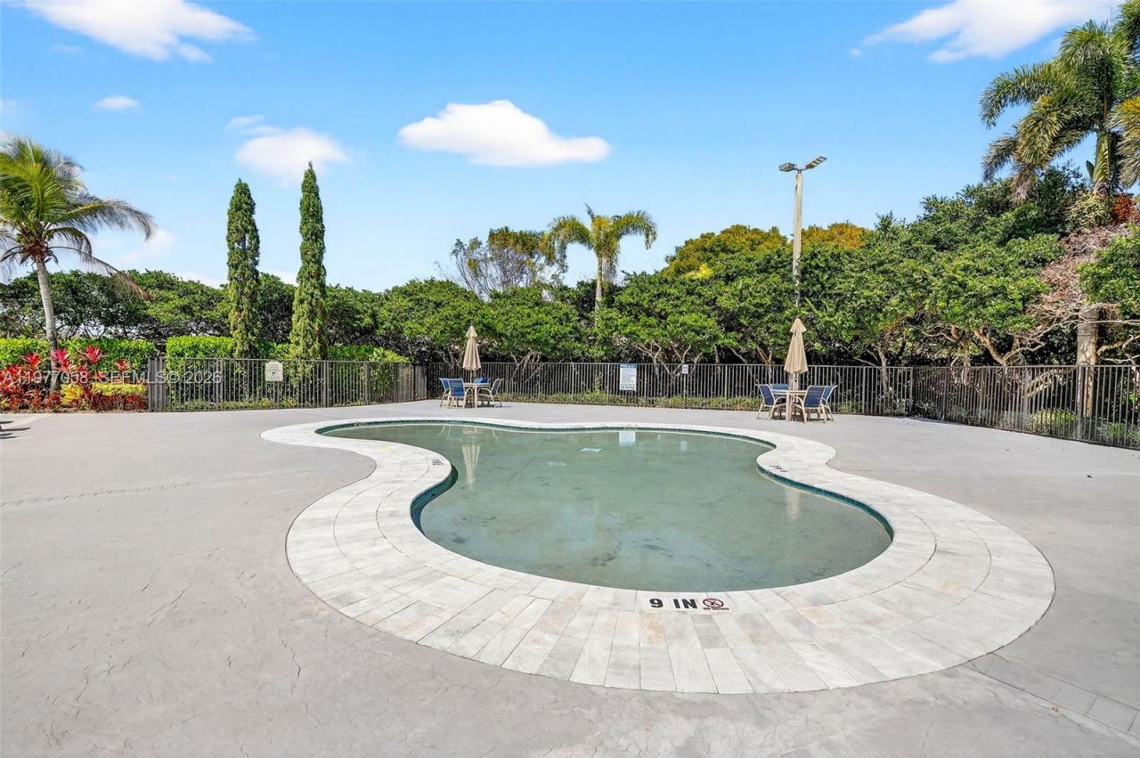 19151 N Hibiscus St , Weston, FL 33332 Photo