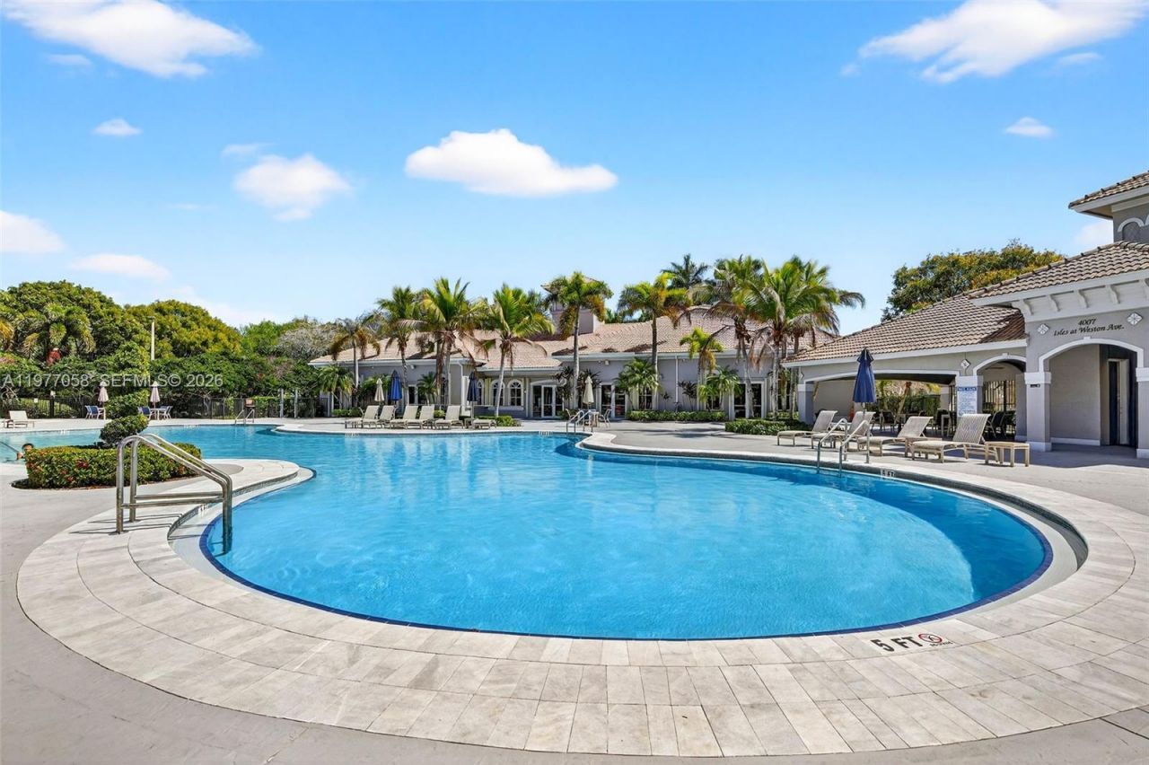 19151 N Hibiscus St , Weston, FL 33332 Photo