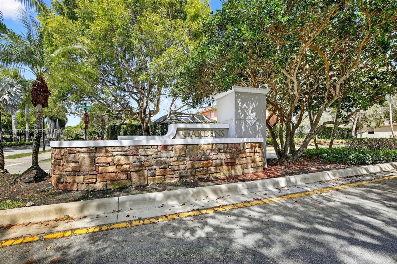 19151 N Hibiscus St , Weston, FL 33332 Photo