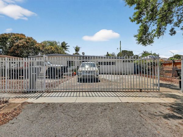 1680 NW 122nd St , North Miami, FL 33167