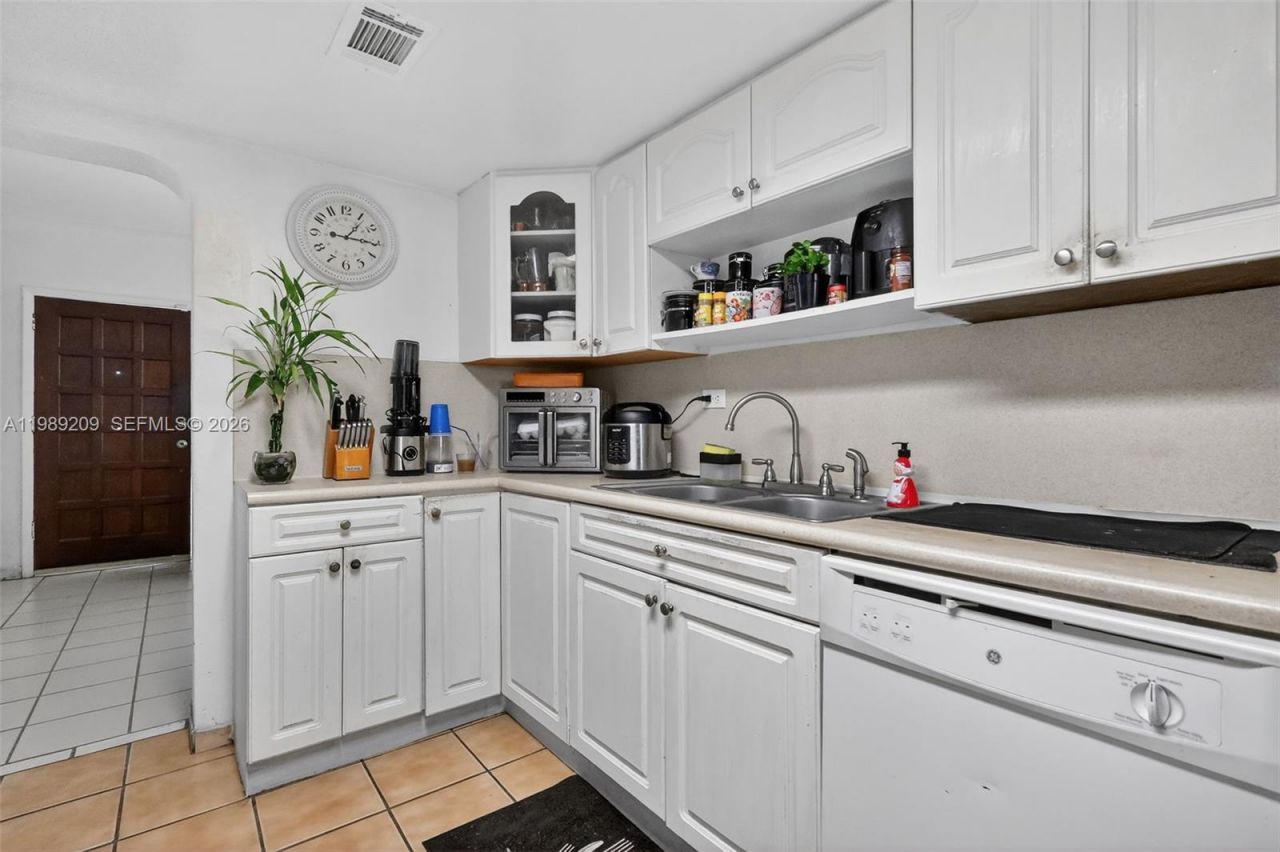 1680 NW 122nd St , North Miami, FL 33167 Photo