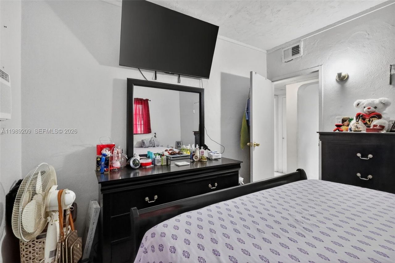 1680 NW 122nd St , North Miami, FL 33167 Photo