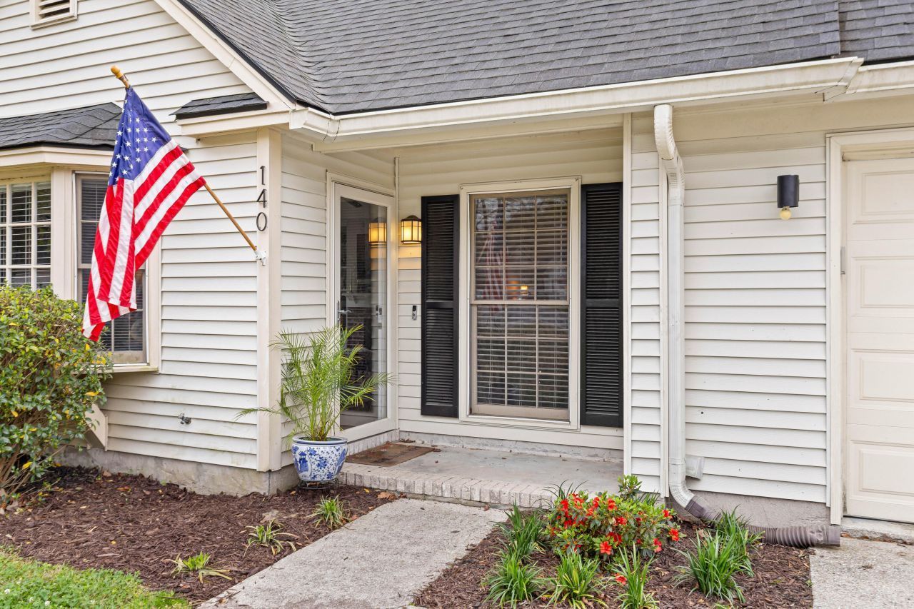 140 Alston Circle Photo 2