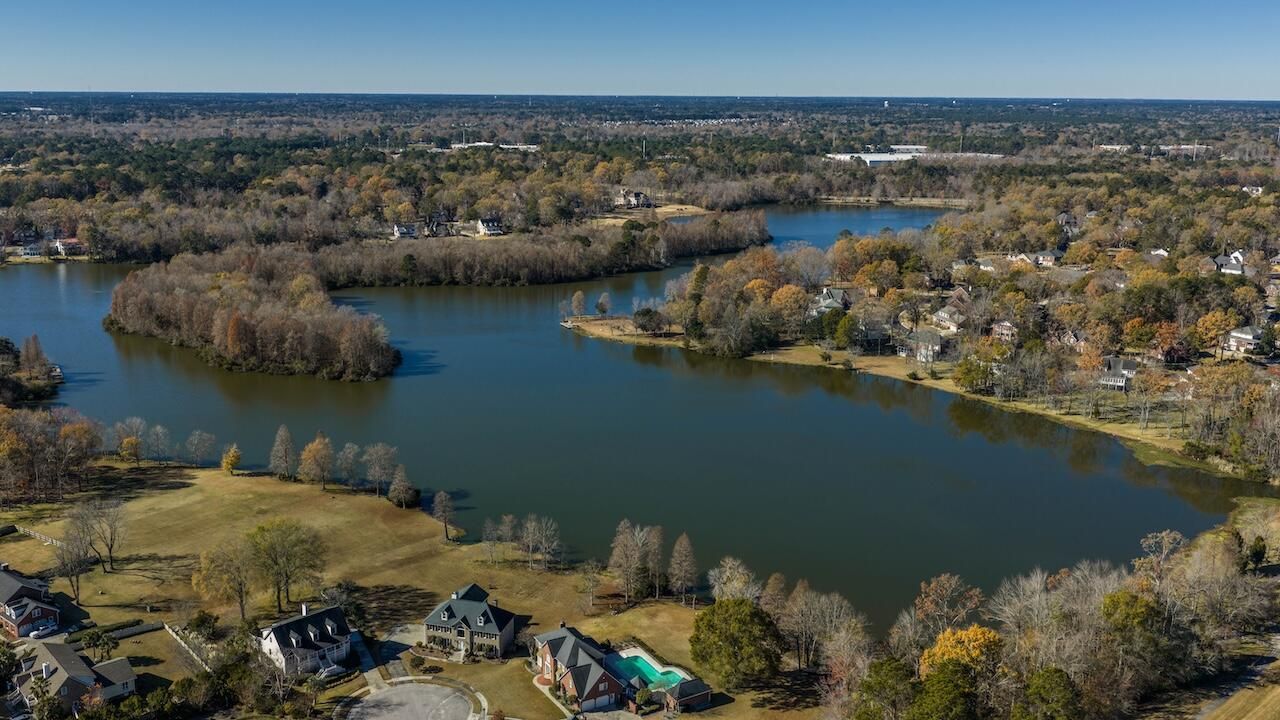 140 Alston Circle Photo 32