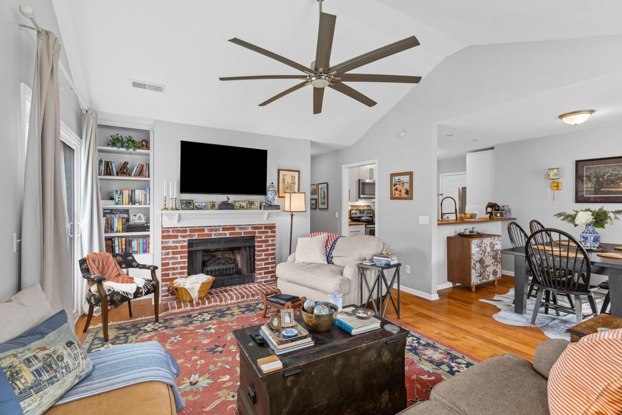 140 Alston Circle Photo 4