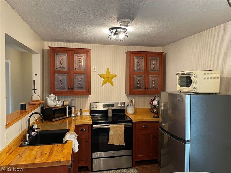 3267 Pinewood, New Waterford, OH 44445 Photo 12