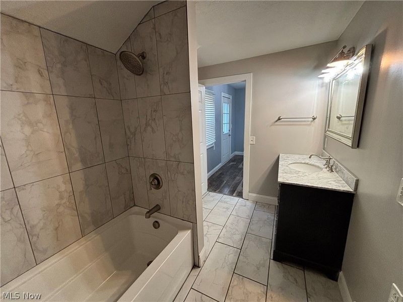 4200 Whitman Avenue , Unit DOWN, Cleveland, OH 44113 Photo 11