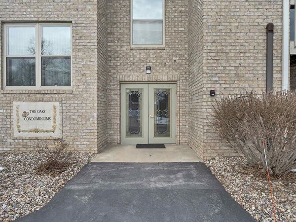 1600 RUSTIC OAKS COURT, Unit #28, Green Bay, WI 54301