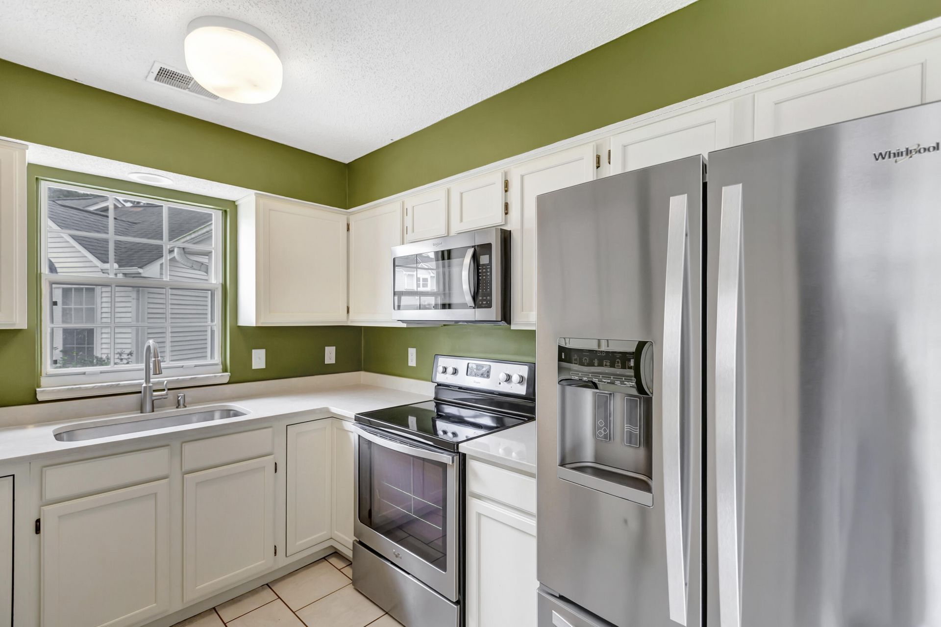 207 Lynton Court Photo 11