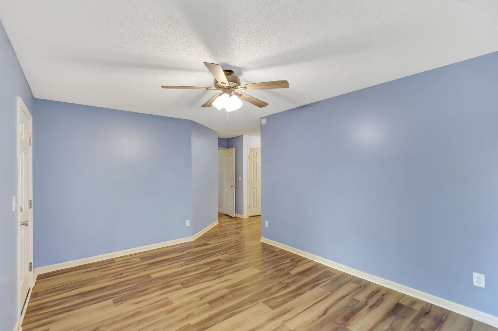 207 Lynton Court Photo 13