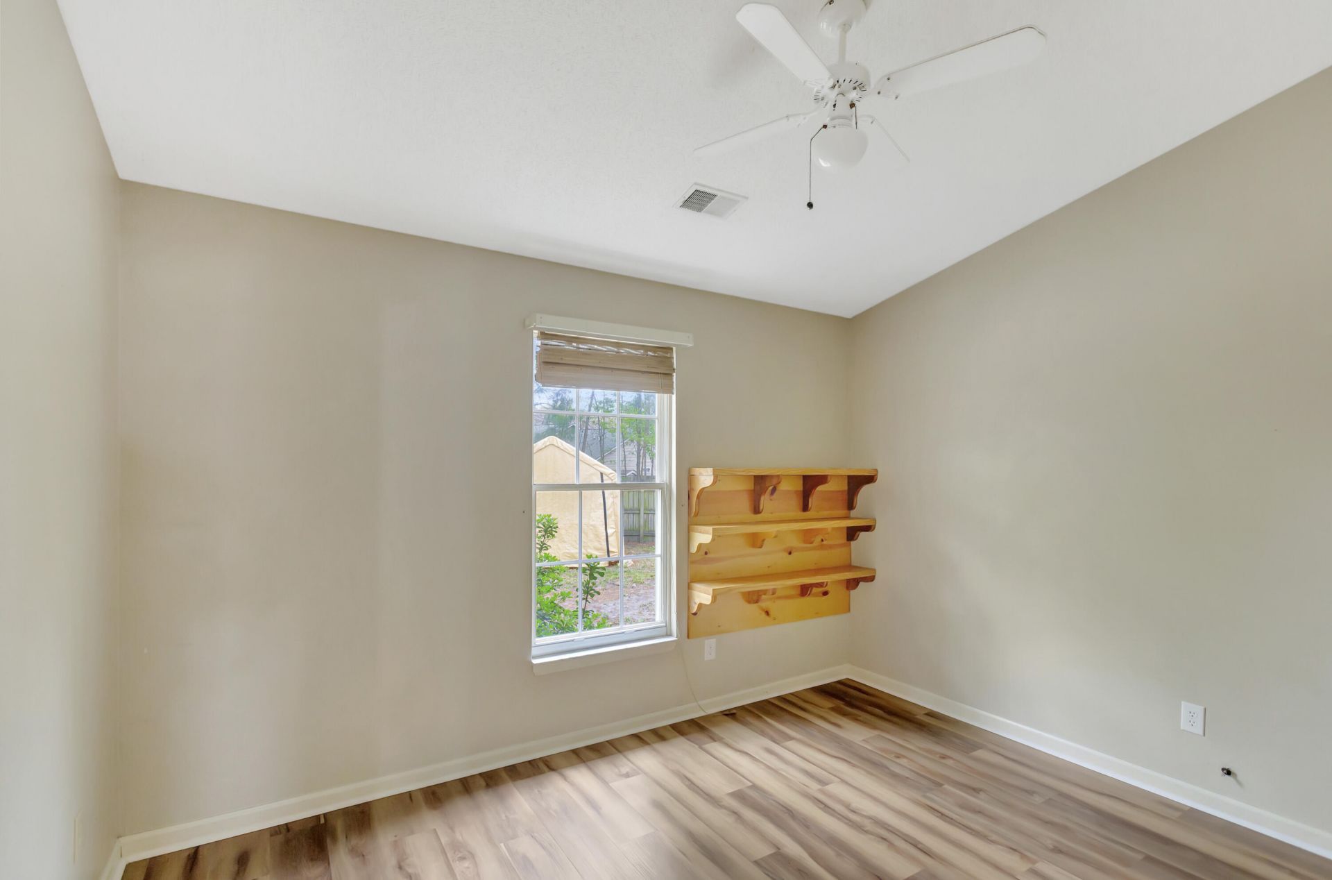207 Lynton Court Photo 19