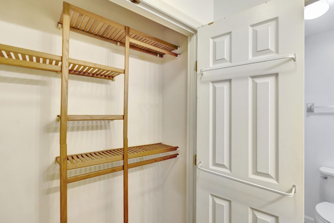 207 Lynton Court Photo 22