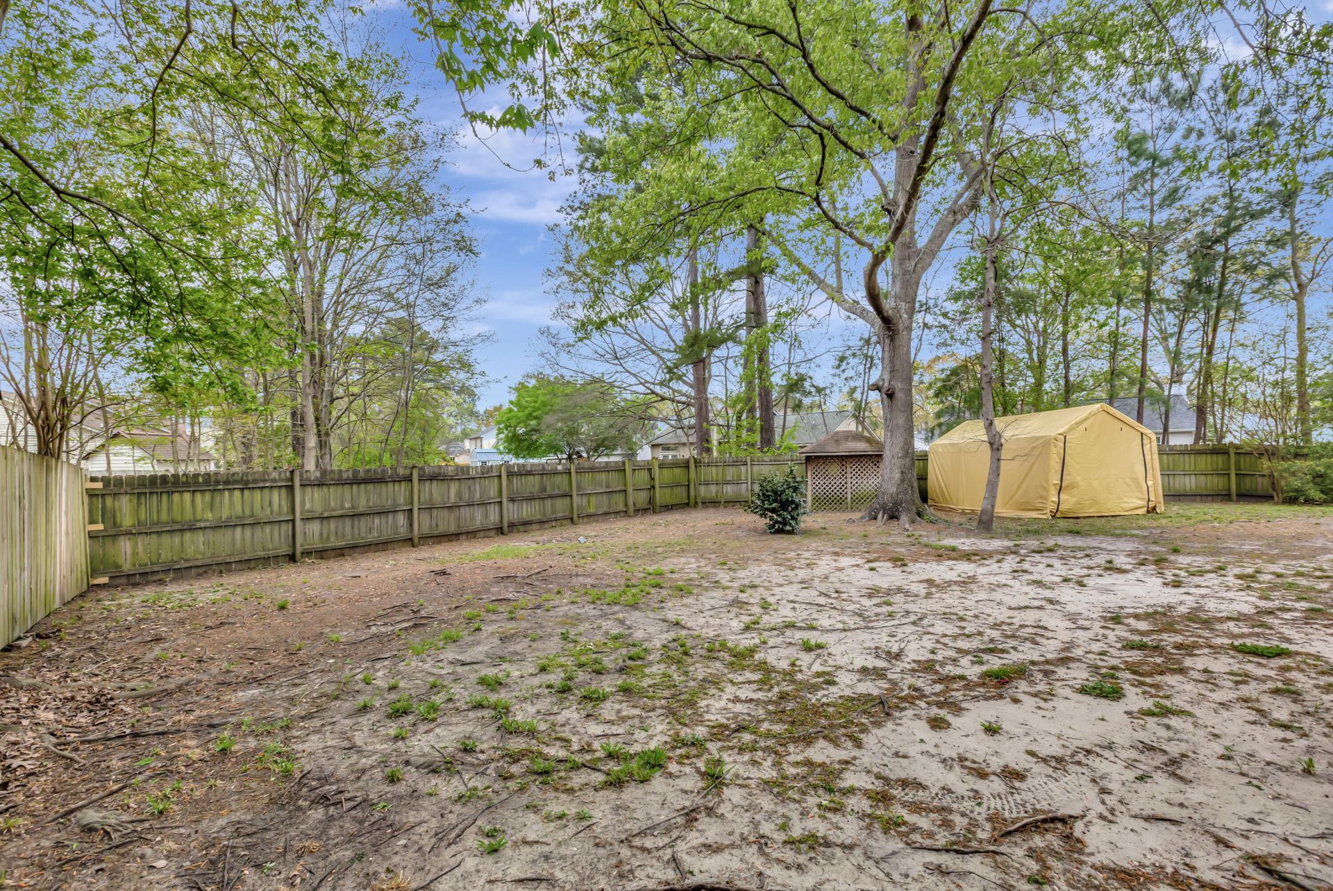 207 Lynton Court Photo 25