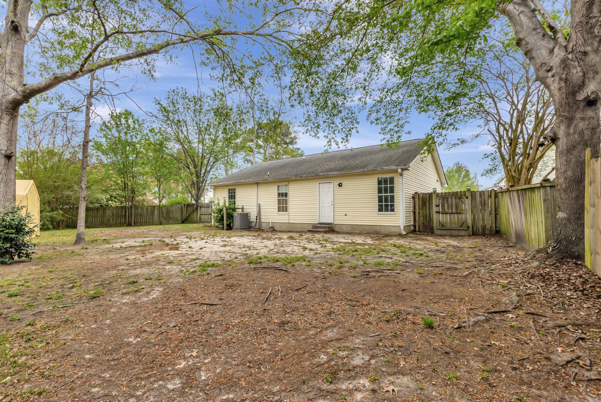 207 Lynton Court Photo 26