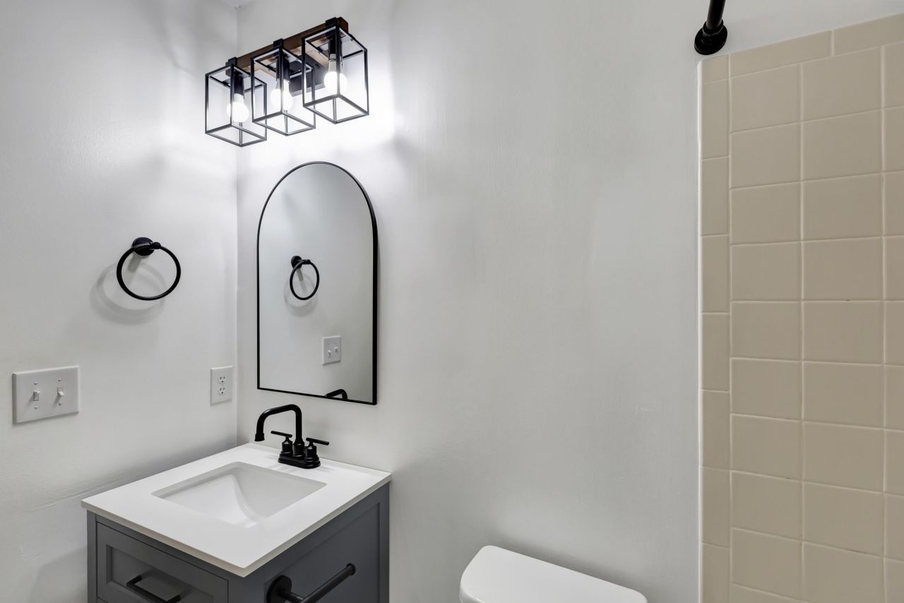 207 Lynton Court Photo 27