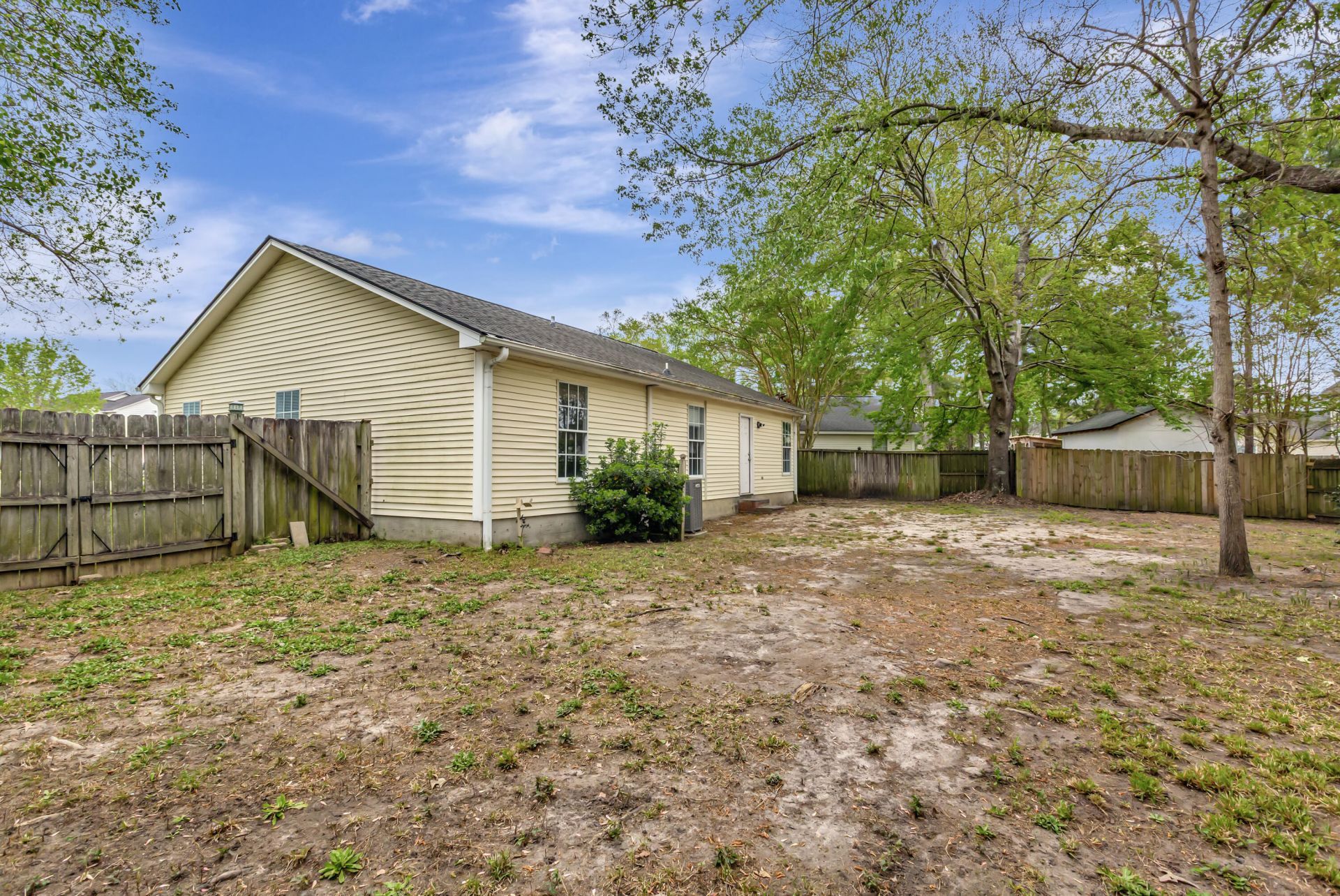 207 Lynton Court Photo 27