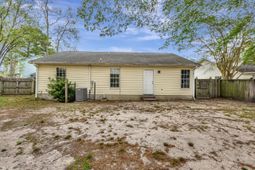 207 Lynton Court photo 4