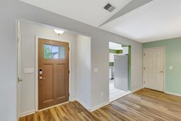 207 Lynton Court photo 4