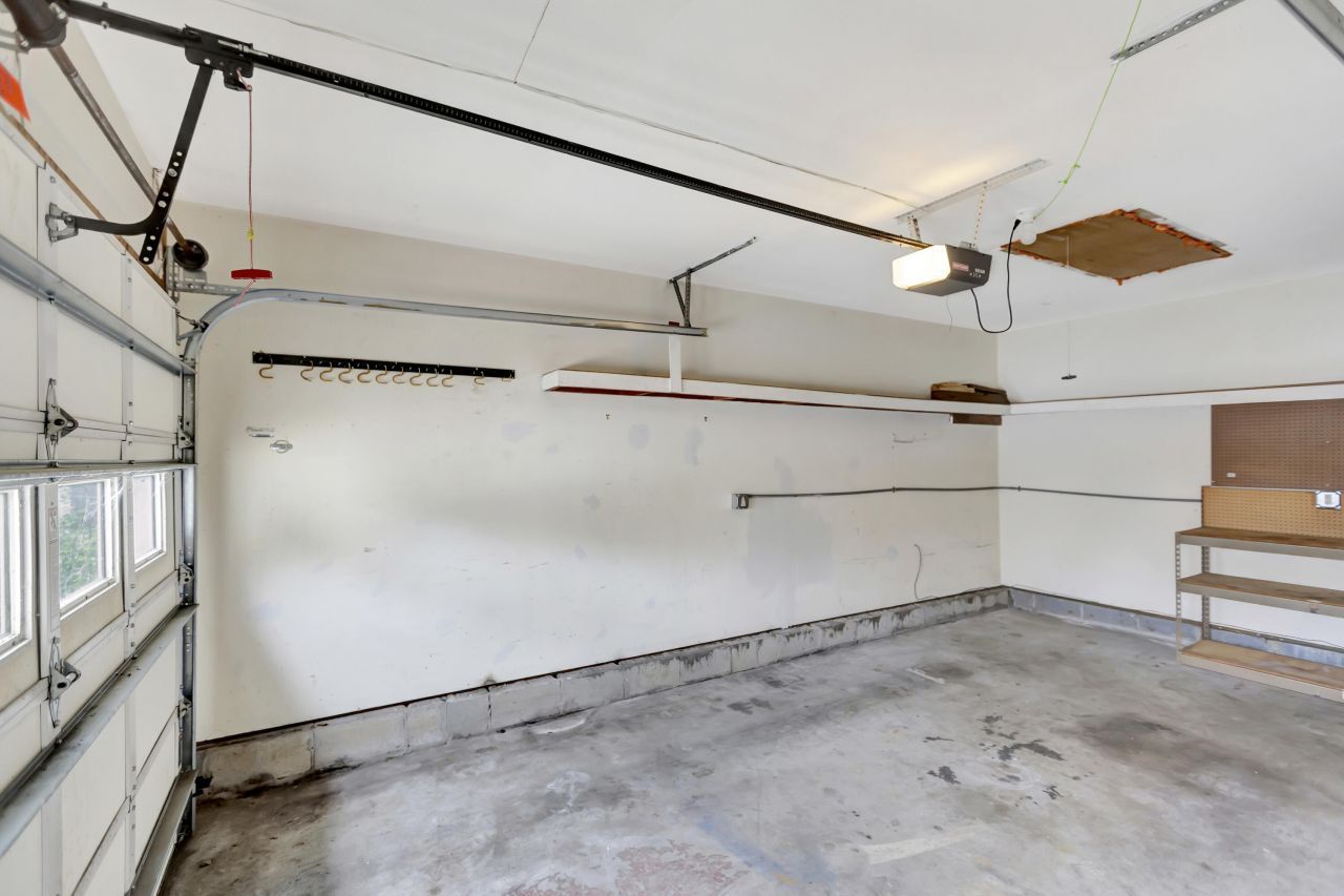 207 Lynton Court Photo 30