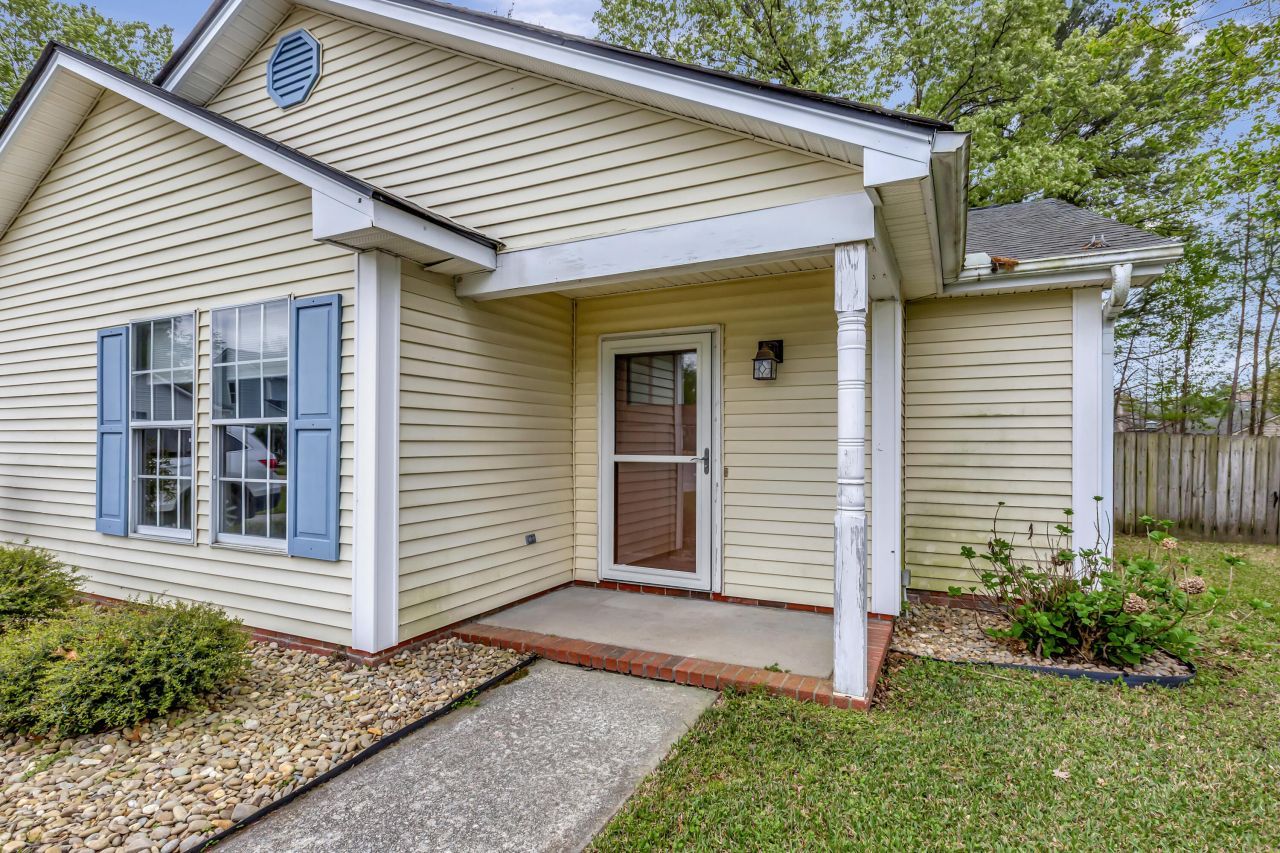 207 Lynton Court Photo 4