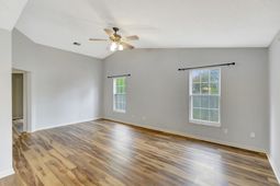 207 Lynton Court photo 4