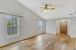 207 Lynton Court photo 4