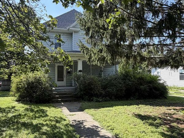 411 N Grand Street, Chariton, IA 50049
