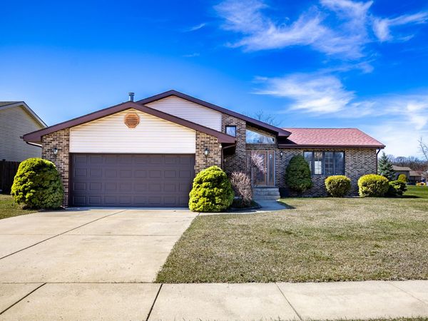 8940 Calhoun Place, Crown Point, IN 46307