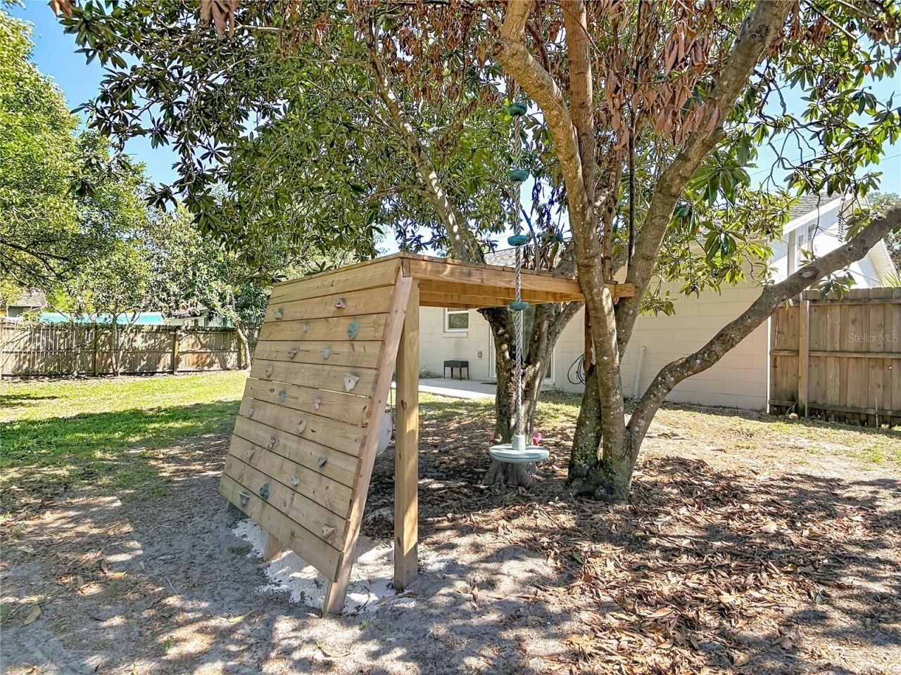 624 W New York Avenue, Lake Helen, FL 32744 Photo
