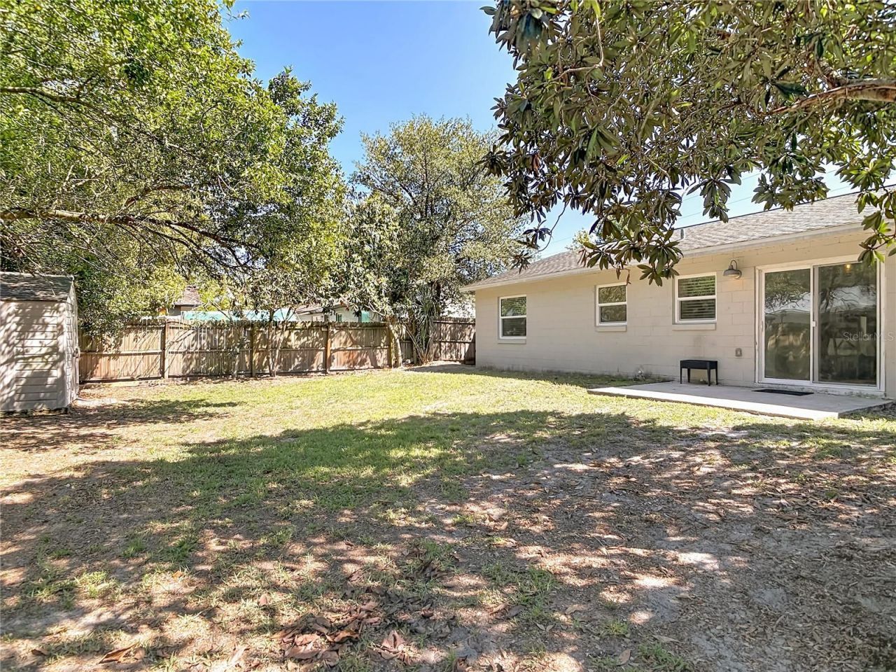 624 W New York Avenue, Lake Helen, FL 32744 Photo