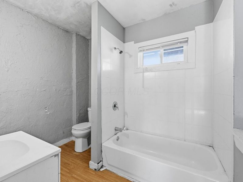 463 N Champion Avenue, Columbus, OH 43203 Photo 10