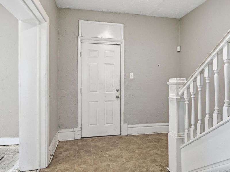 463 N Champion Avenue, Columbus, OH 43203 Photo 4