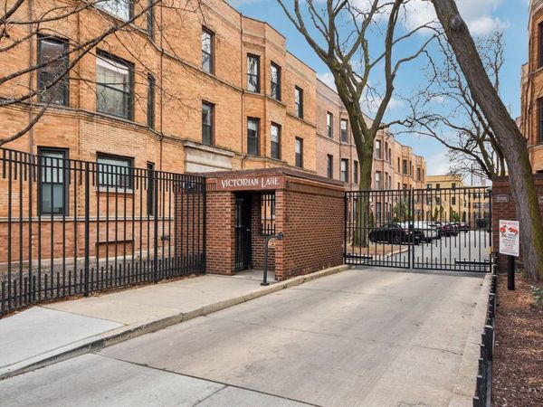 744 W California Terrace, Unit 1, Chicago, IL 60657