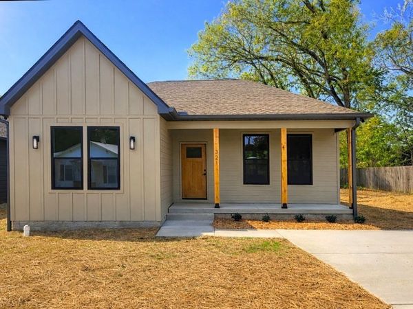 321 Jackson St , White Bluff, TN 37187