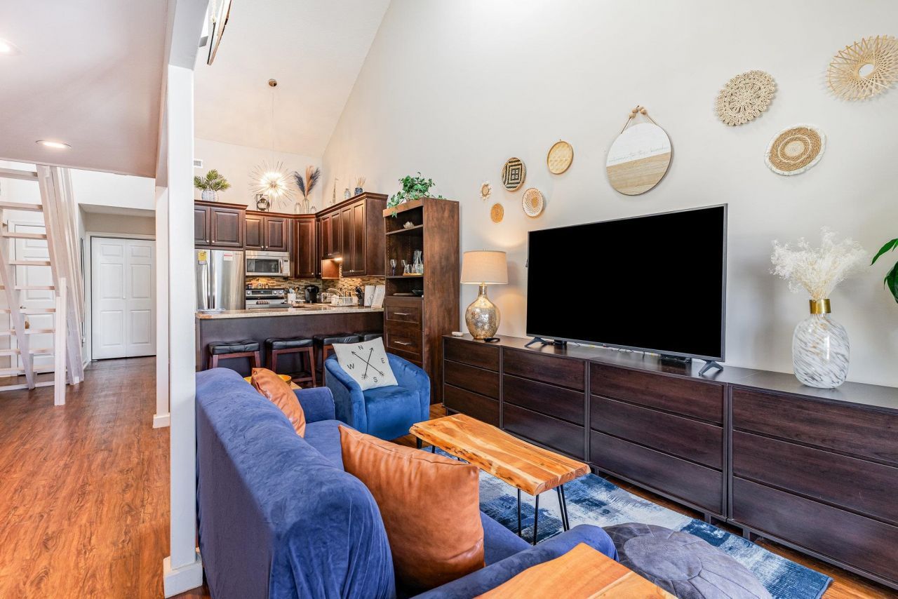 1860 Auburn Ln. Photo 10