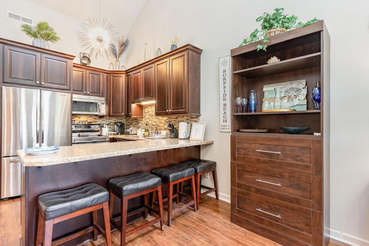 1860 Auburn Ln. Photo 17