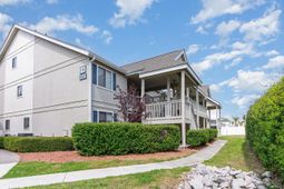 1860 Auburn Ln. photo 4