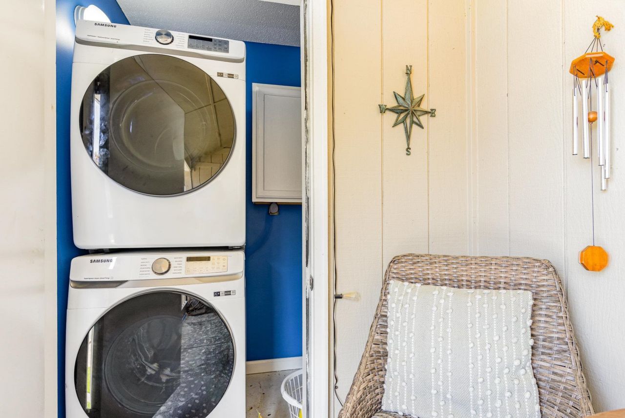 1860 Auburn Ln. Photo 25