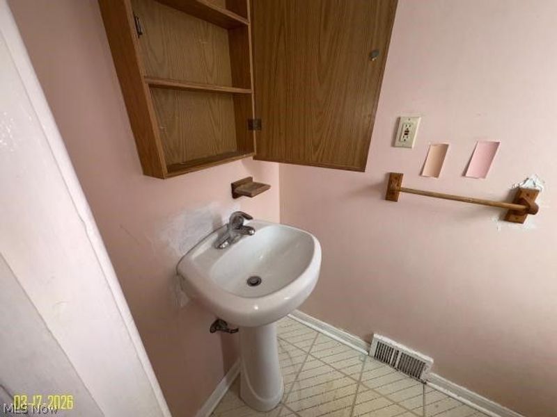 3427 Ashby Road, Cleveland, OH 44120 Photo 14