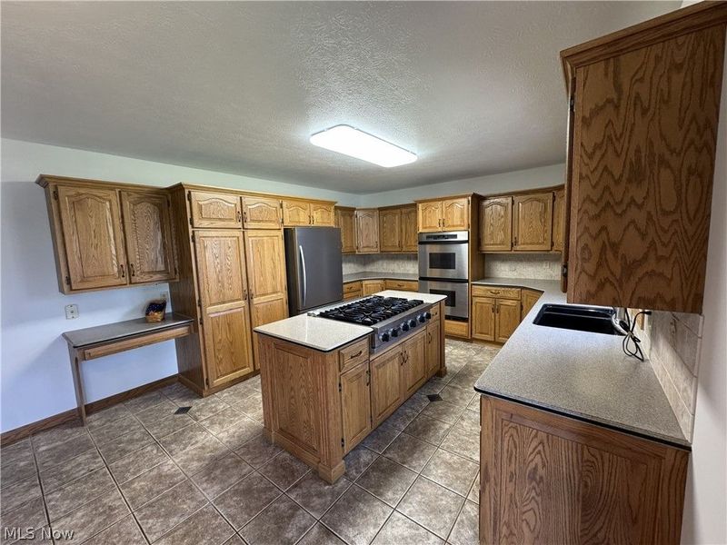 733 Austin Drive, Barberton, OH 44203 Photo 17