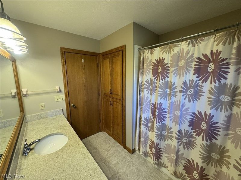 733 Austin Drive, Barberton, OH 44203 Photo 36