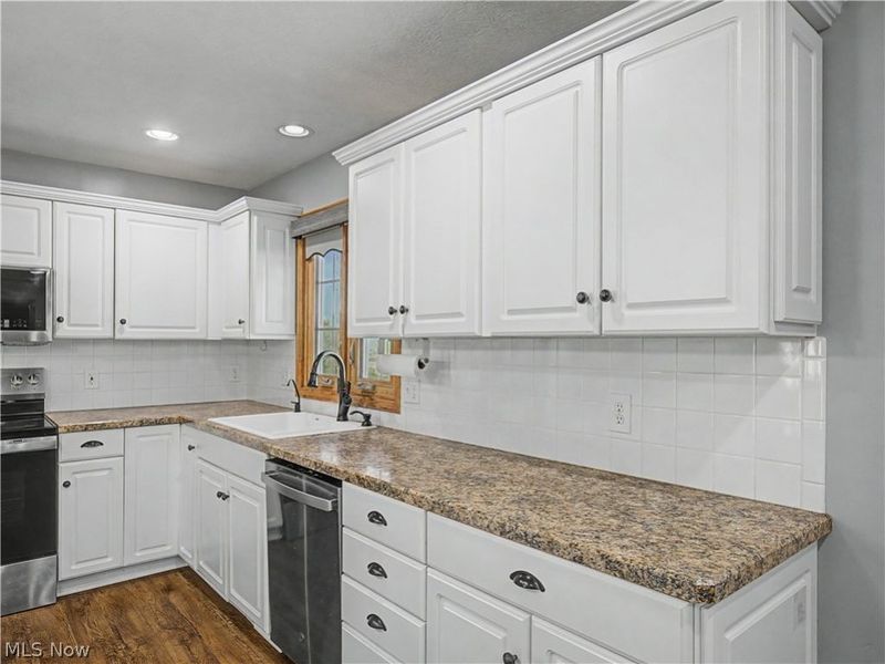 1509 New England Drive SE, North Canton, OH 44720 Photo 9