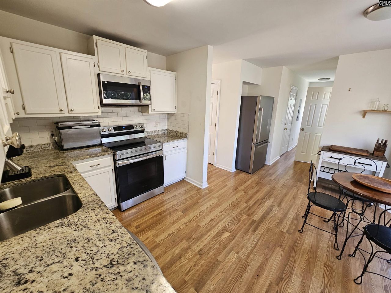 136 Charles Towne Court Photo 13