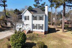 136 Charles Towne Court photo 4