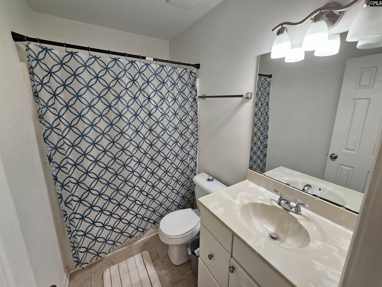 136 Charles Towne Court Photo 23