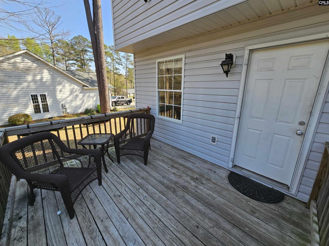 136 Charles Towne Court Photo 27