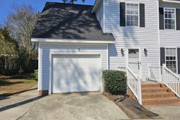 136 Charles Towne Court photo 4