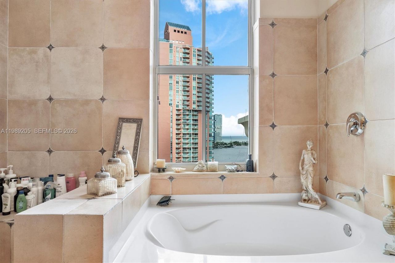 3340 NE 190th St , Unit 1808, Aventura, FL 33180 Photo