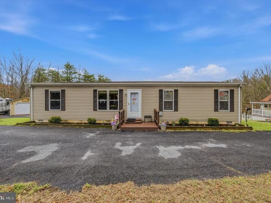 422 Birch Grove Lane, Berkeley Springs, WV 25411 Main Photo