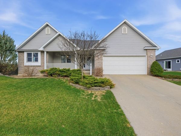 1609 Oakridge Way, Stoughton, WI 53589